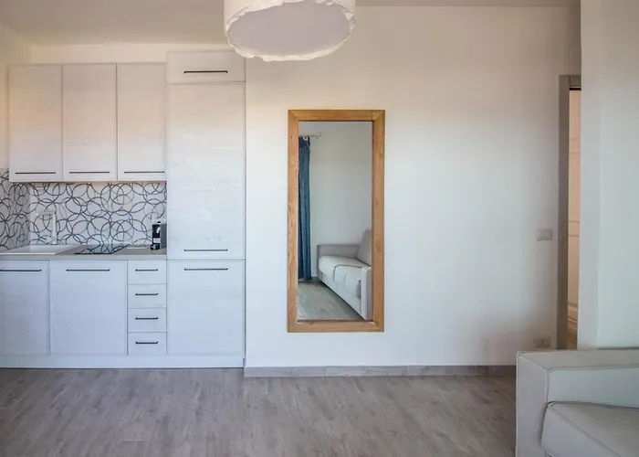 Guesthost - Lovely Sea View With Balcony Palau