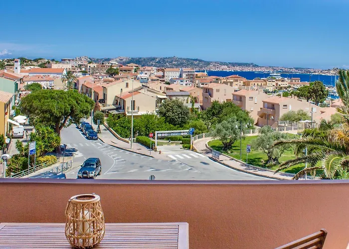 Guesthost - Lovely Sea View With Balcony * Palau