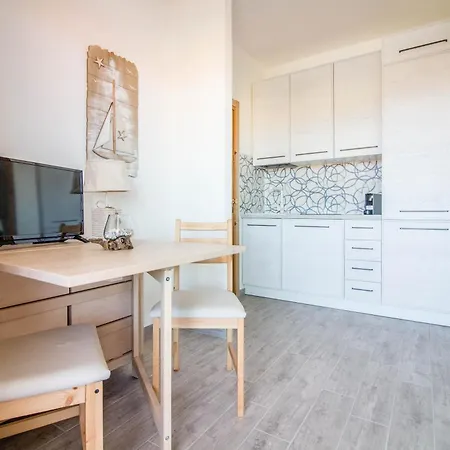 Lovely Sea View With Balcony Apartment Palau