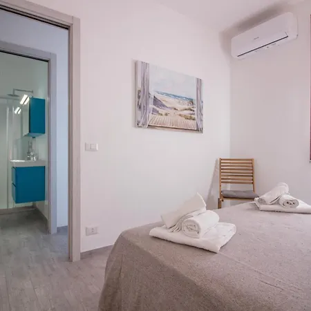 Lovely Sea View With Balcony Apartment *