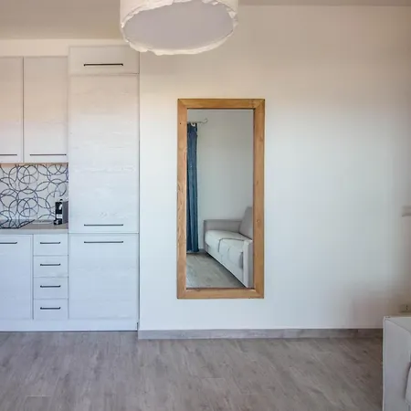 Guesthost - Lovely Sea View With Balcony Palau
