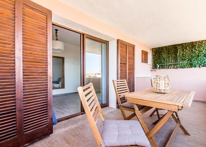Guesthost - Lovely Sea View With Balcony Palau