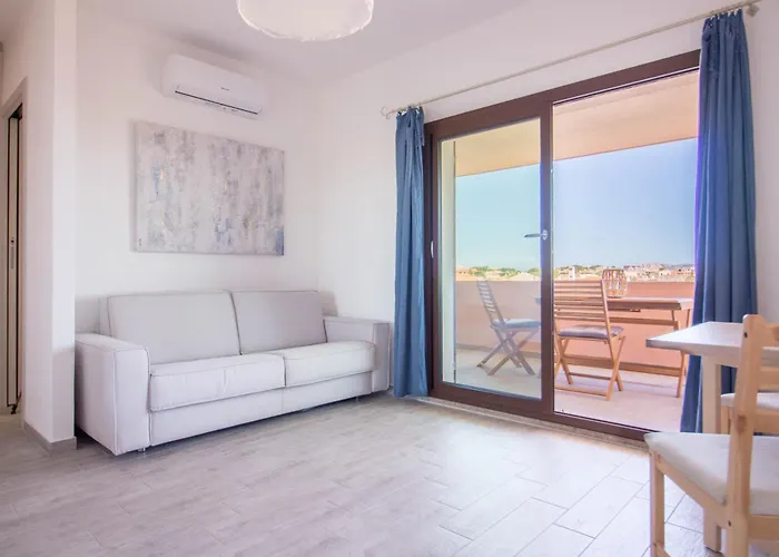 Guesthost - Lovely Sea View With Balcony Apartament
